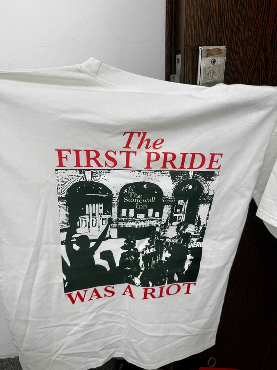 Gildan Other - Gildan White Tee with Red Text and Dark Green Stonewall Graphic